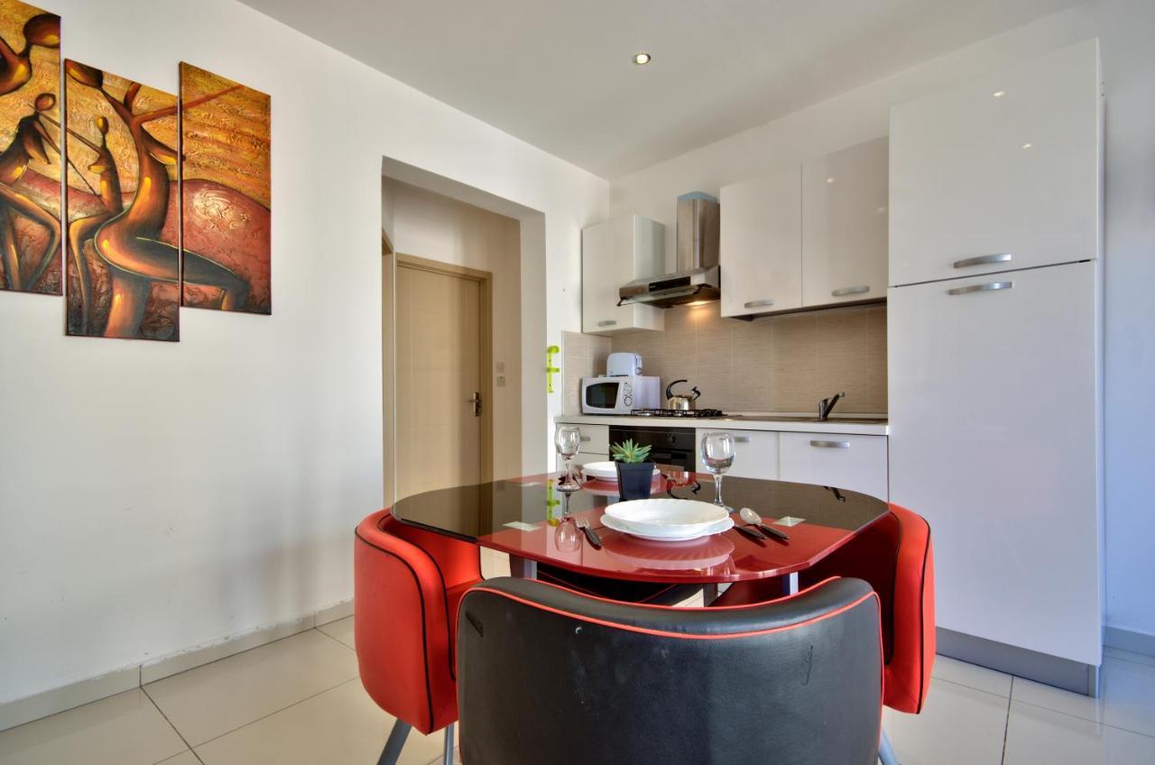 Sapphire Court 2 Bedroom Apartments By Shortletsmalta Sliema Exterior photo