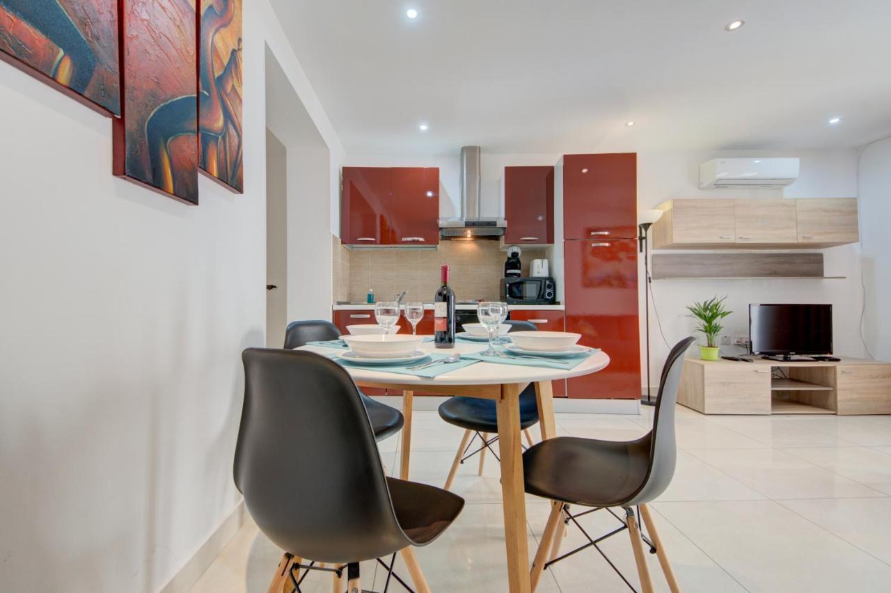 Sapphire Court 2 Bedroom Apartments By Shortletsmalta Sliema Exterior photo
