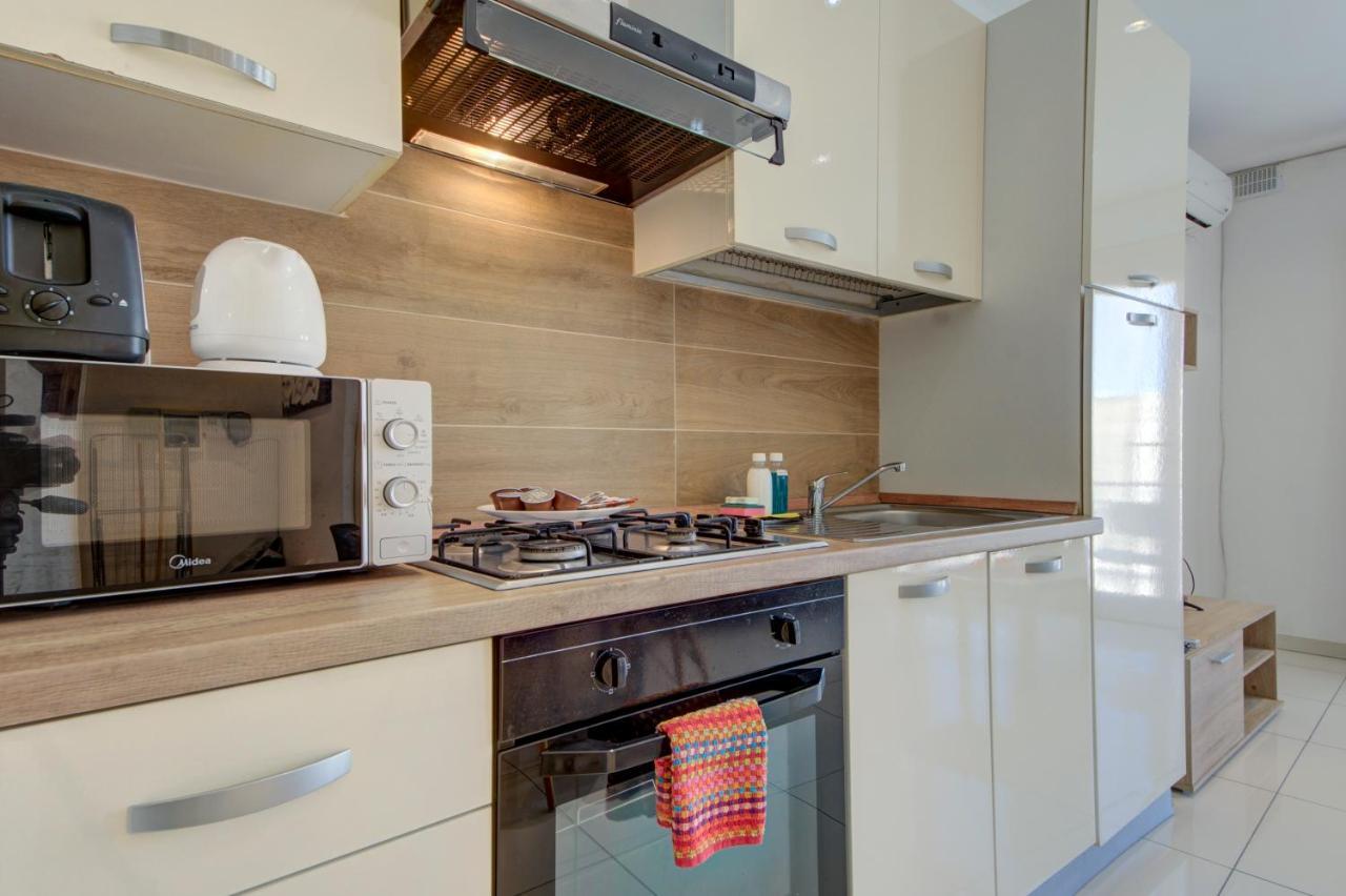 Sapphire Court 2 Bedroom Apartments By Shortletsmalta Sliema Exterior photo