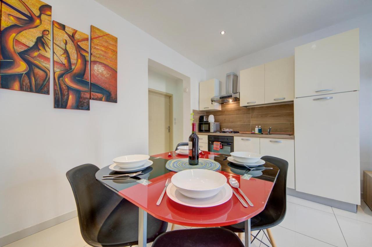 Sapphire Court 2 Bedroom Apartments By Shortletsmalta Sliema Exterior photo